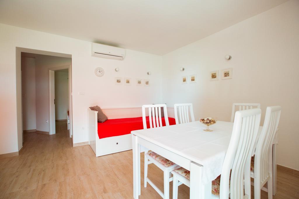 Apartments Irina Icici Exterior photo